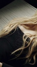 Новые обои 240x320 на телефон скачать бесплатно: Артисты, Аврил Лавин (Avril Lavigne), Девушки, Люди, Музыка.