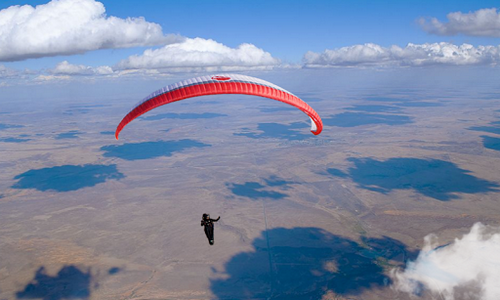 Скачать Paragliding - бесплатные живые обои для Андроида на рабочий стол.
